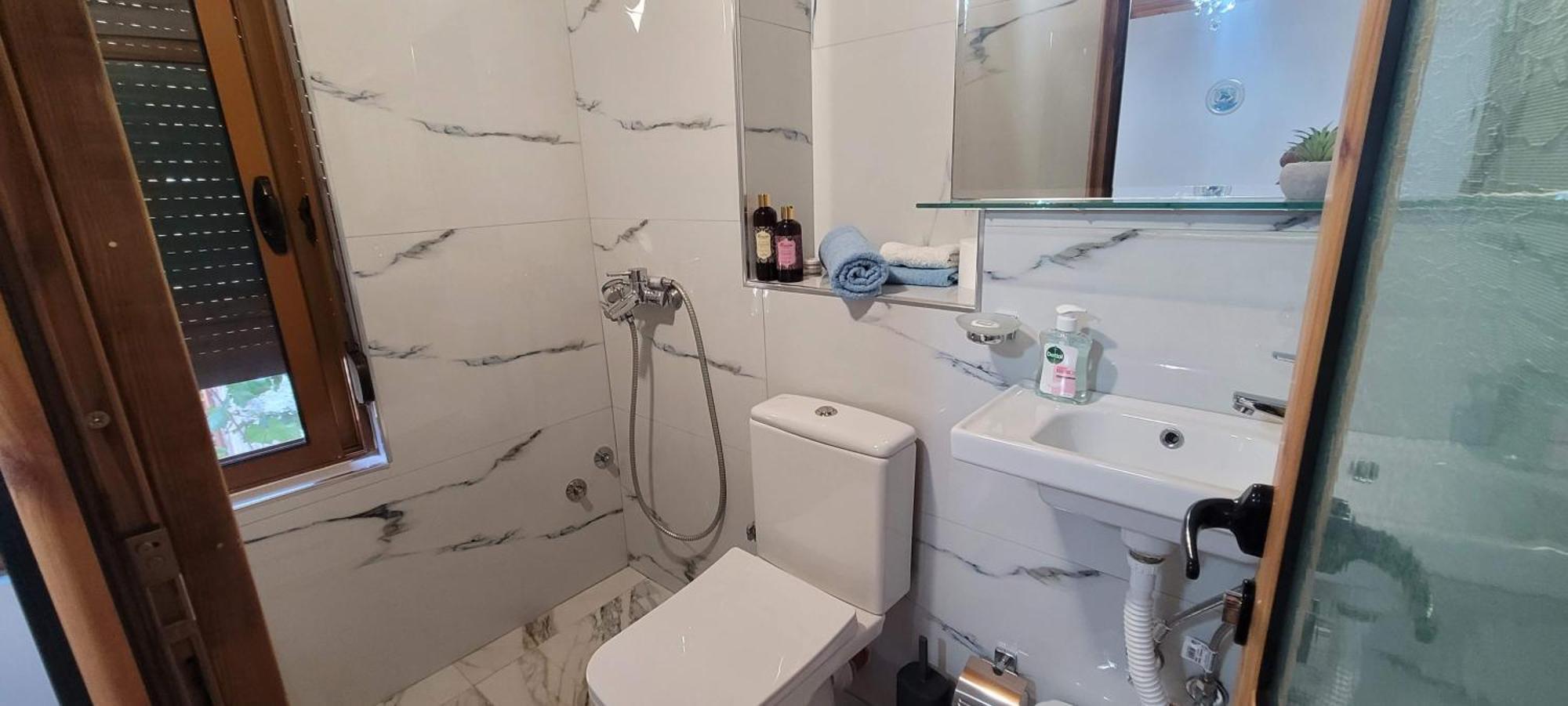 Guest House Emily Gjirokaster Ngoại thất bức ảnh