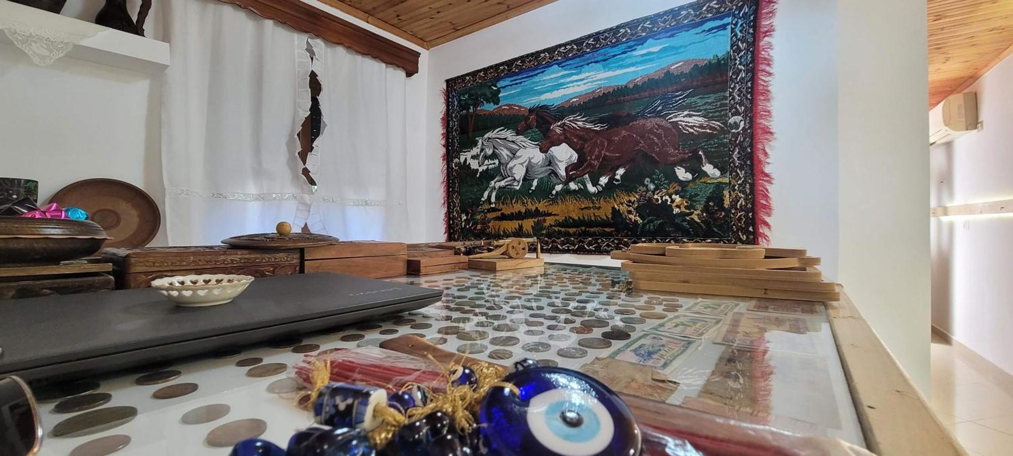 Guest House Emily Gjirokaster Ngoại thất bức ảnh